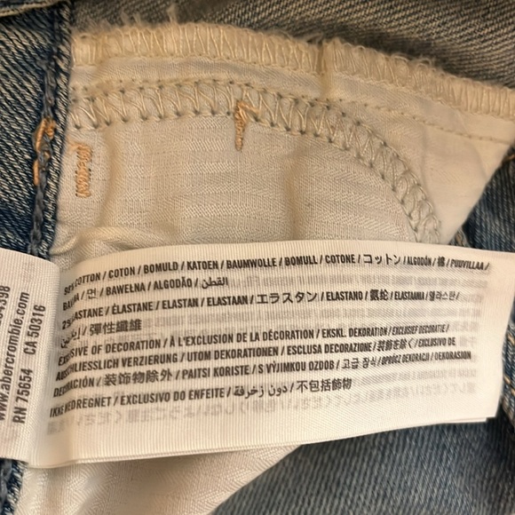 Hollister | Ultra High Rise Mom denim jeans Women’s size 5/27 distressed loose - Picture 7 of 8